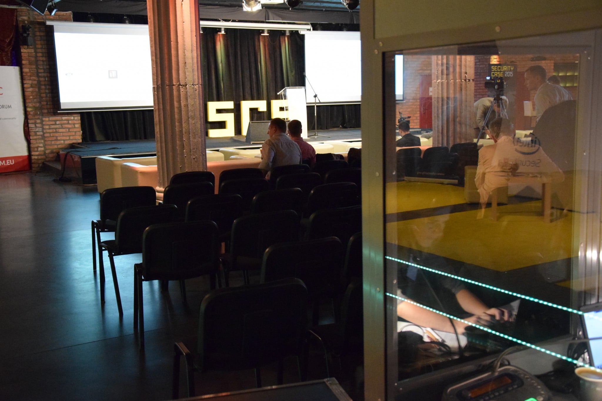 kabina symultaniczna